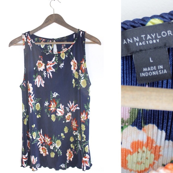 Ann Taylor Crinkle Look Scalloped Hem Floral Sleeveless Top Large - Picture 1 of 9